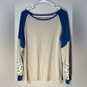 Womans Large Boutique Long Sleeve Top